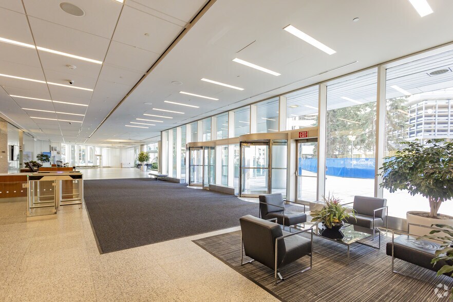 801 7th Ave SW, Calgary, AB à louer - Hall d’entrée - Image 3 de 10