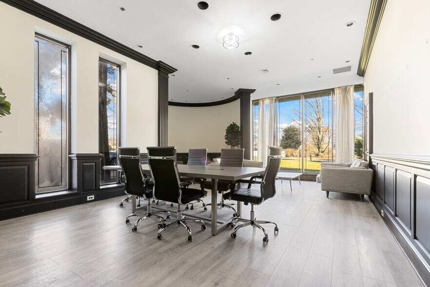 567-575 N Midland Ave, Saddle Brook, NJ à louer - Photo du bâtiment - Image 2 de 26