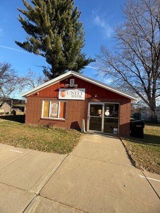 Plus de détails pour 111 N Front St, Fairchild, WI - Commerce de détail à vendre