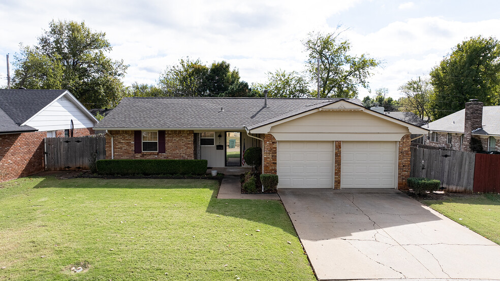 614 E 27th Pl, Edmond, OK à vendre - Photo principale - Image 1 de 1