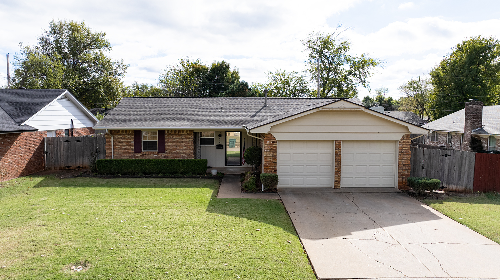 614 E 27th Pl, Edmond, OK à vendre Photo principale- Image 1 de 2