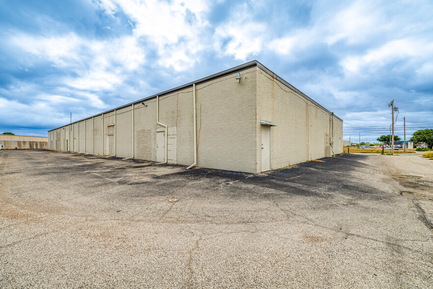 930 Arroyo St, San Angelo, TX for lease - Primary Photo - Image 1 of 6