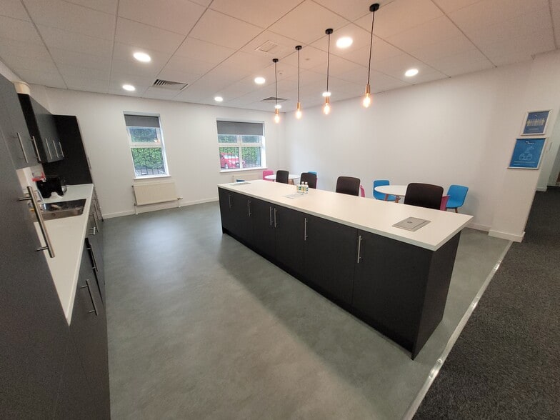 Stockport Rd, Cheadle for lease - Interior Photo - Image 3 of 101
