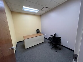 100 Lincoln Sq, Urbana, IL for lease Interior Photo- Image 2 of 4