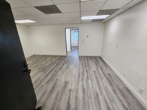 312 S Juniper St, Escondido, CA à louer Photo intérieure- Image 2 de 17