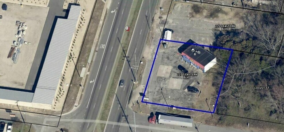 227 S Eastern Blvd, Fayetteville, NC à vendre - Photo du bâtiment - Image 2 de 4