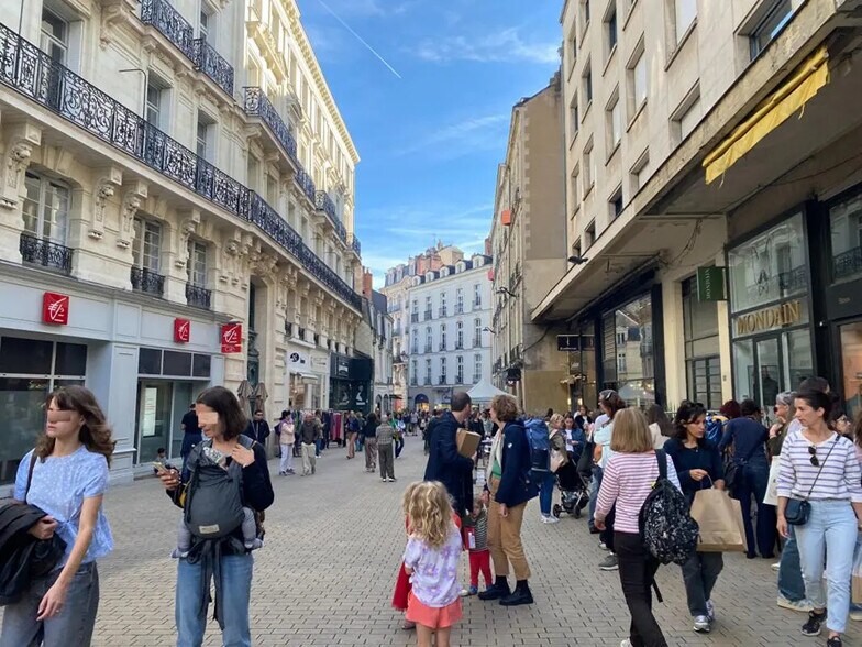 Commerce de détail dans Nantes à louer - Photo du bâtiment - Image 3 de 8