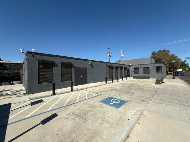 More details for 1623-1625 Del Paso Blvd, Sacramento, CA - Retail for Sale