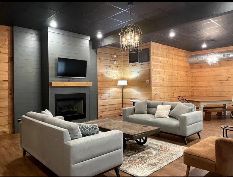 33 Rose Petal Ln, Ellijay, GA for sale - Interior Photo - Image 3 of 24