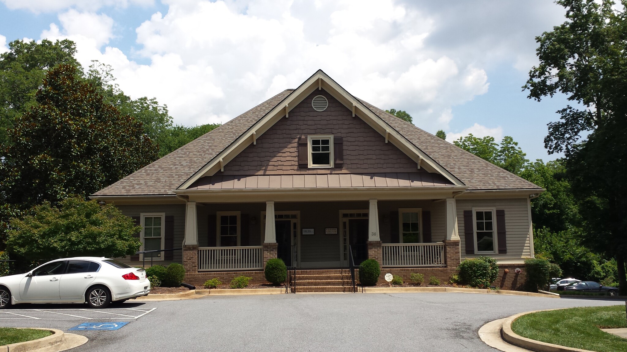 36 Trammell St SW, Marietta, GA for lease Interior Photo- Image 1 of 4