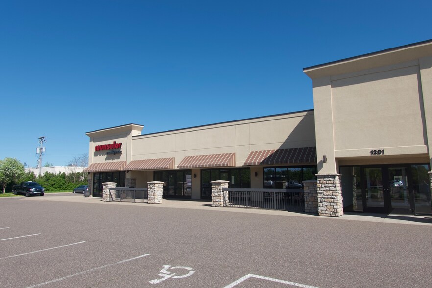 1201 County Road E, Saint Paul, MN à louer - Photo du bâtiment - Image 2 de 11