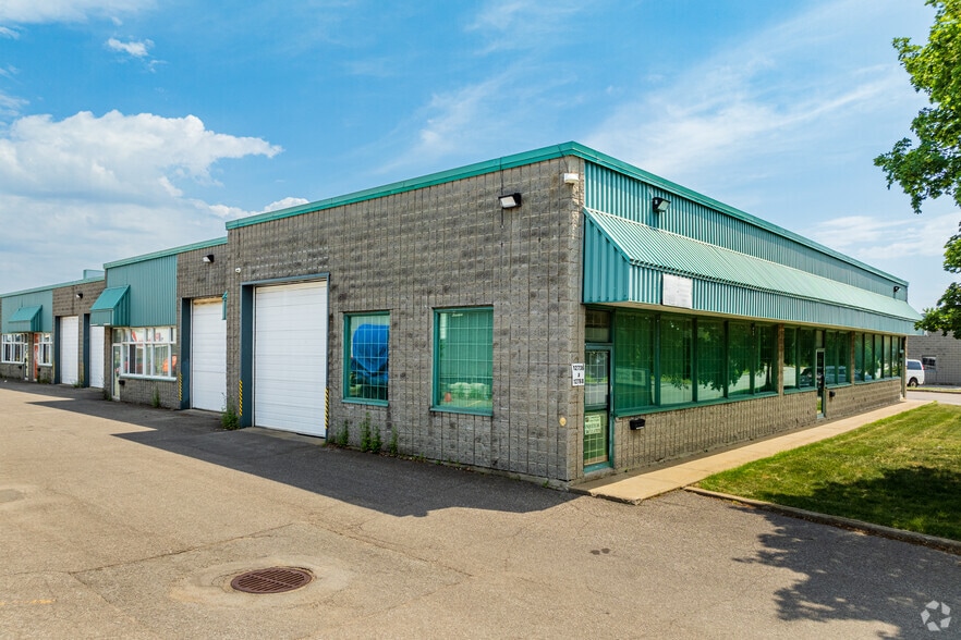 12650-12700 Boul Industriel, Montréal, QC for lease - Building Photo - Image 1 of 21