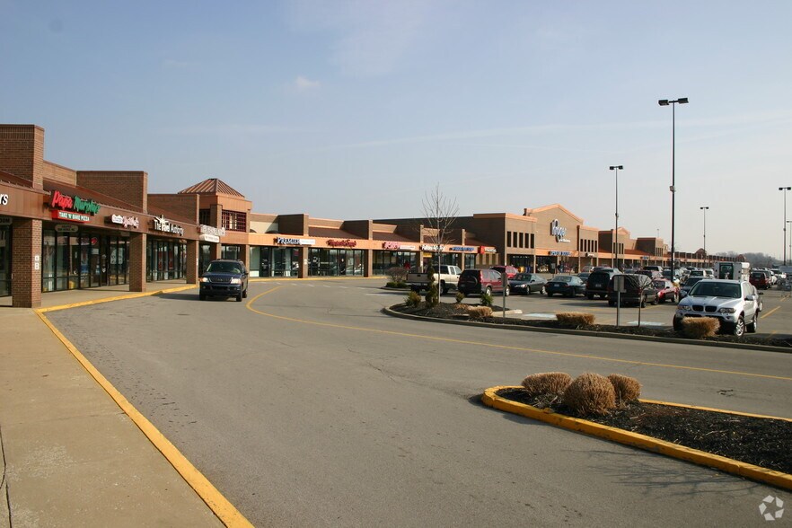 12501 Shelbyville Rd, Louisville, KY à louer - Photo du bâtiment - Image 3 de 20