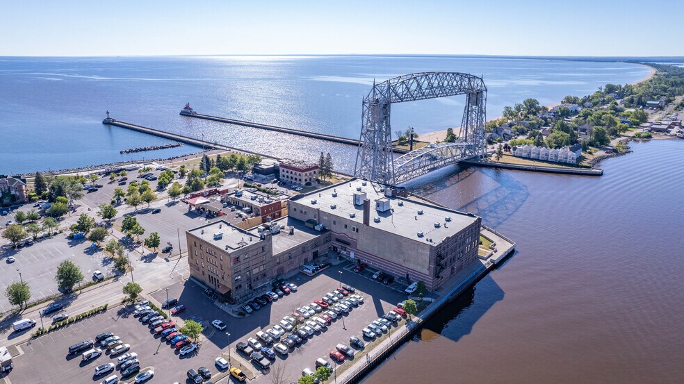 525 S Lake Ave, Duluth, MN à louer - Photo du bâtiment - Image 2 de 8