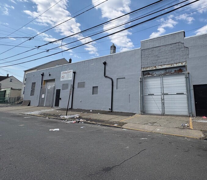 746 River St, Paterson, NJ à vendre - Photo du bâtiment - Image 2 de 3