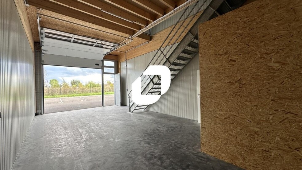 Flex in Entzheim for lease - Interior Photo - Image 3 of 7