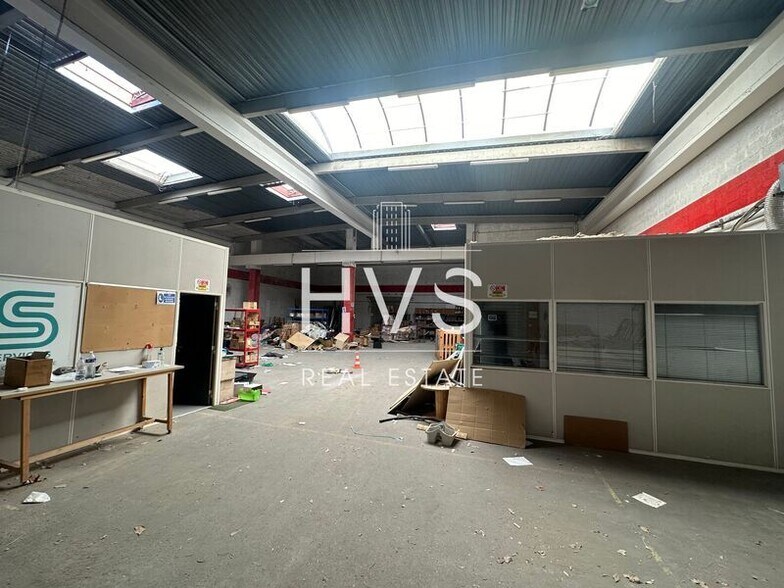 37 Avenue De Rome, Vitrolles for lease - Interior Photo - Image 3 of 4