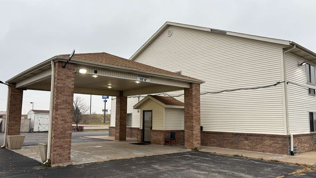 5 Cavalry Dr, Wenona, IL for sale Primary Photo- Image 1 of 10