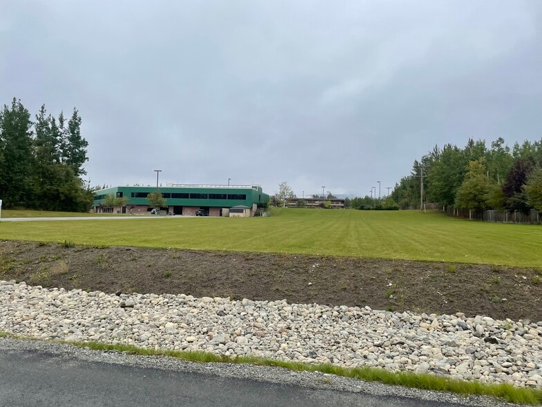 950 E Bogard Rd, Wasilla, AK for sale - Building Photo - Image 3 of 14