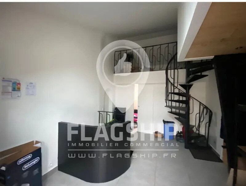 Retail in Montmorency for sale Interior Photo- Image 1 of 5