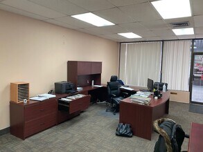 4865-4891 Rue Jarry E, Montréal, QC for lease Building Photo- Image 2 of 7