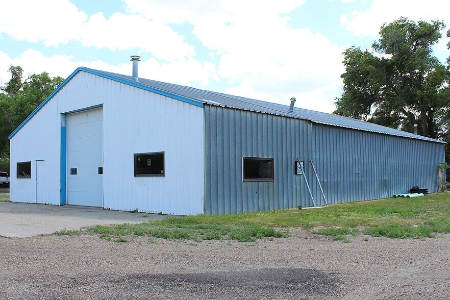 404 S Anderson Ave, Glendive, MT à vendre - Photo du bâtiment - Image 2 de 9