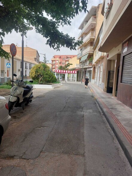 Avenida Andalucía, 1, Atarfe, Granada à louer - Photo du bâtiment - Image 3 de 7