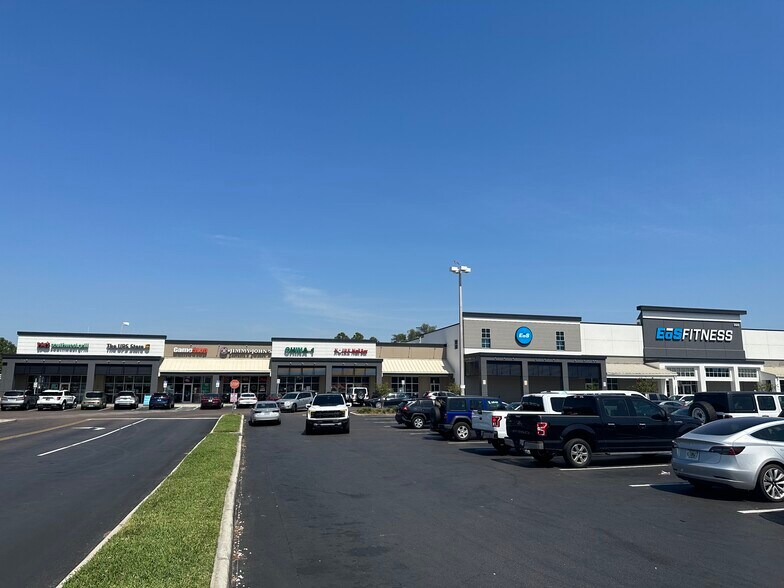 2527-2543 N Dale Mabry Hwy, Tampa, FL à louer - Photo du bâtiment - Image 3 de 5