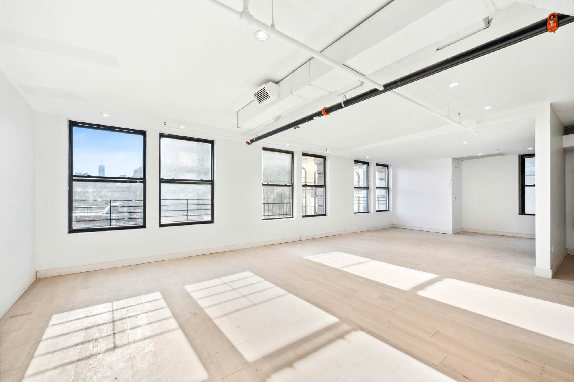 109-111 W 24th St, New York, NY for lease Building Photo- Image 1 of 11