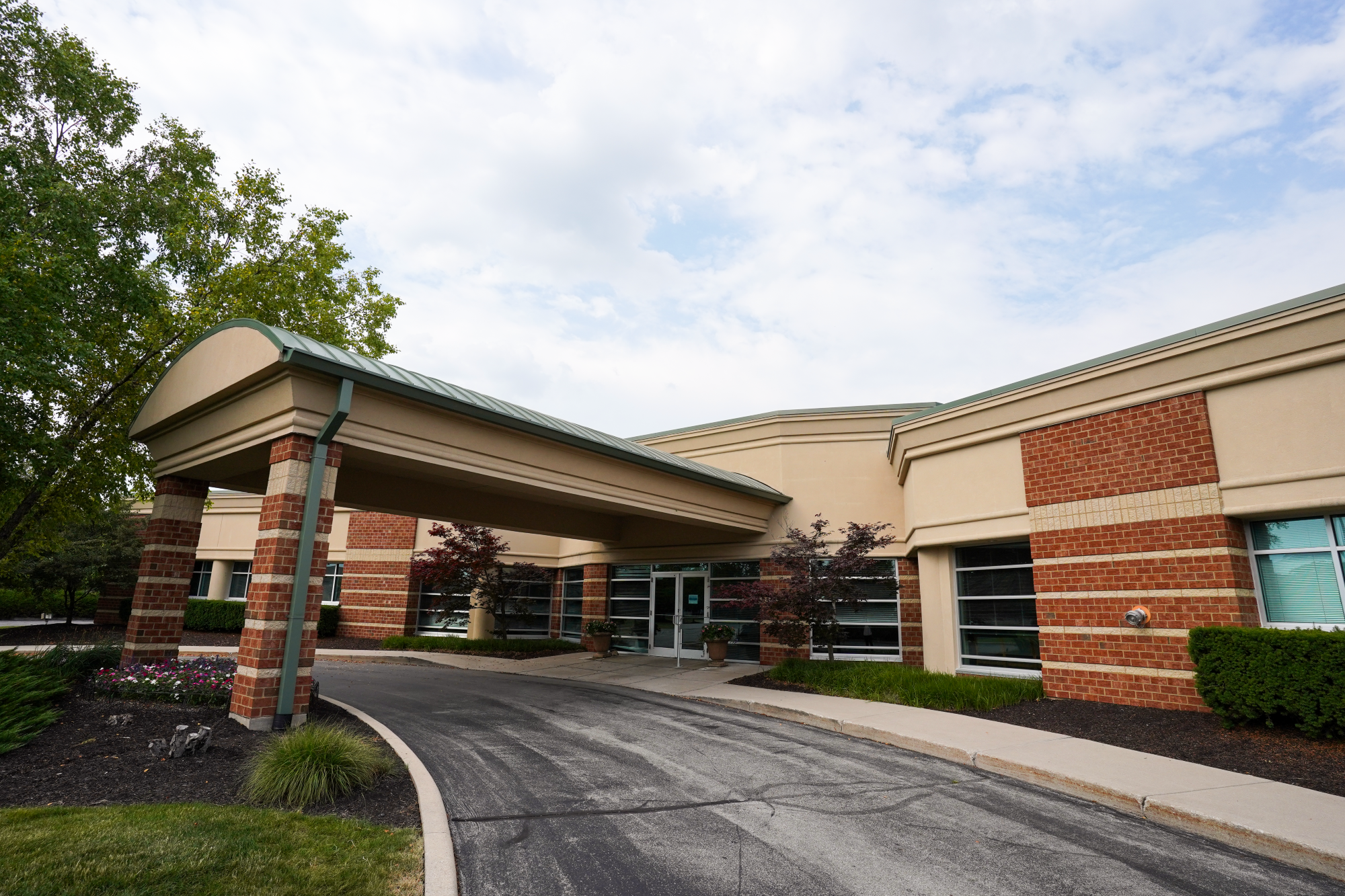 10228 Dupont Circle Dr, Fort Wayne, IN for lease Building Photo- Image 1 of 11