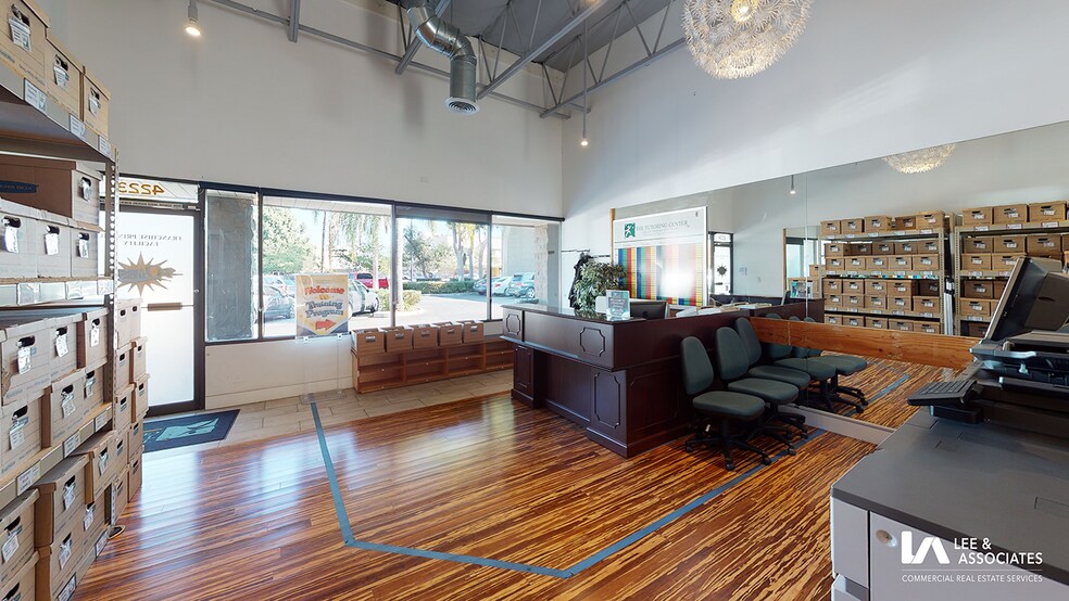 4215-4275 Atlantic Ave, Long Beach, CA à louer - Photo du bâtiment - Image 3 de 9