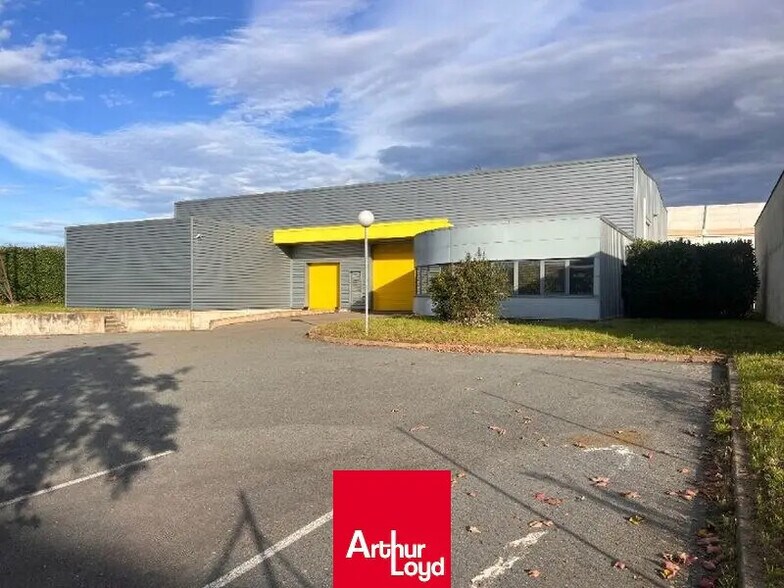 Flex in Belleville-en-Beaujolais for sale - Building Photo - Image 2 of 9