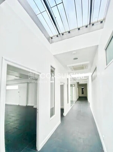 Bureau dans Puteaux à louer - Photo du bâtiment - Image 3 de 8