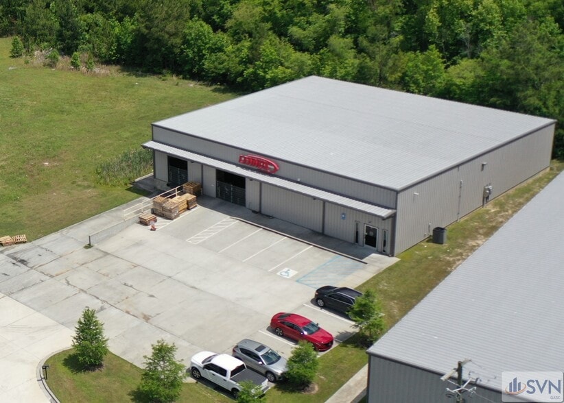36 W Chatham Ct, Garden City, GA for lease - Building Photo - Image 3 of 22