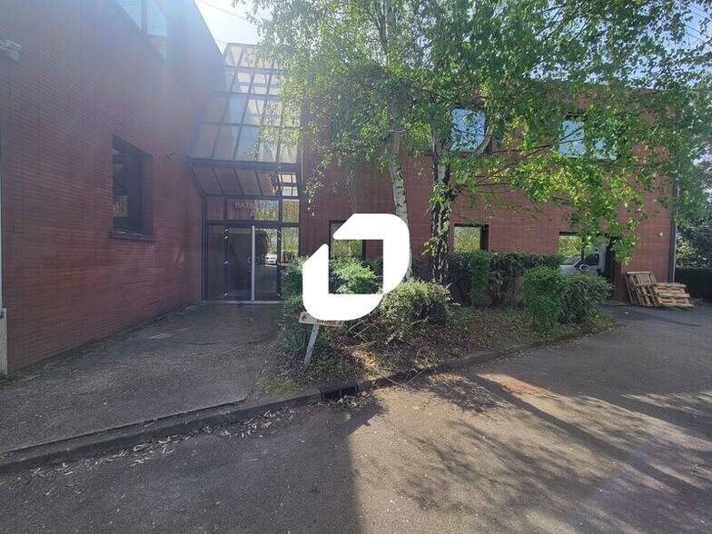 Office in Igny for lease - Building Photo - Image 3 of 15