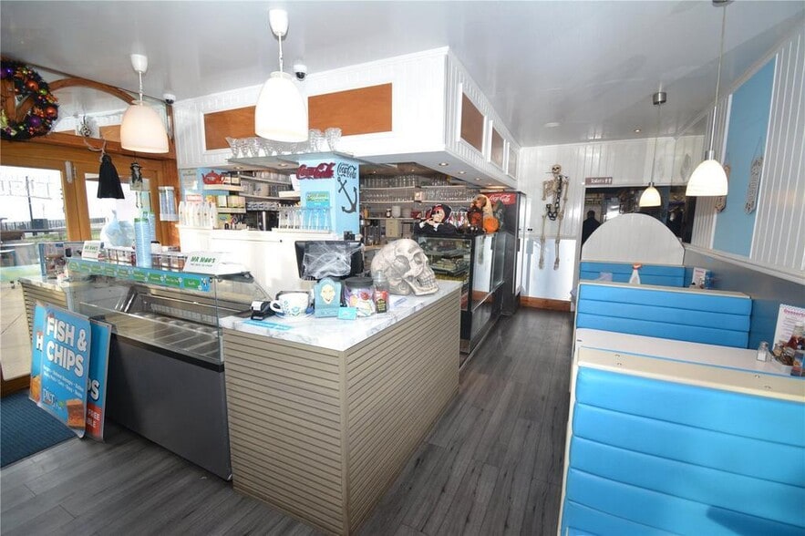 6 South Cliff Rd, Bridlington for sale - Building Photo - Image 3 of 13