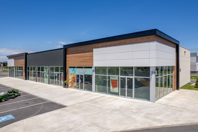 Plus de détails pour 400 rue Edmour-Daoust, Beauharnois, QC - Commerce de détail à louer
