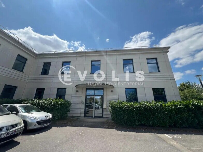 Office in Créteil for lease - Building Photo - Image 2 of 15