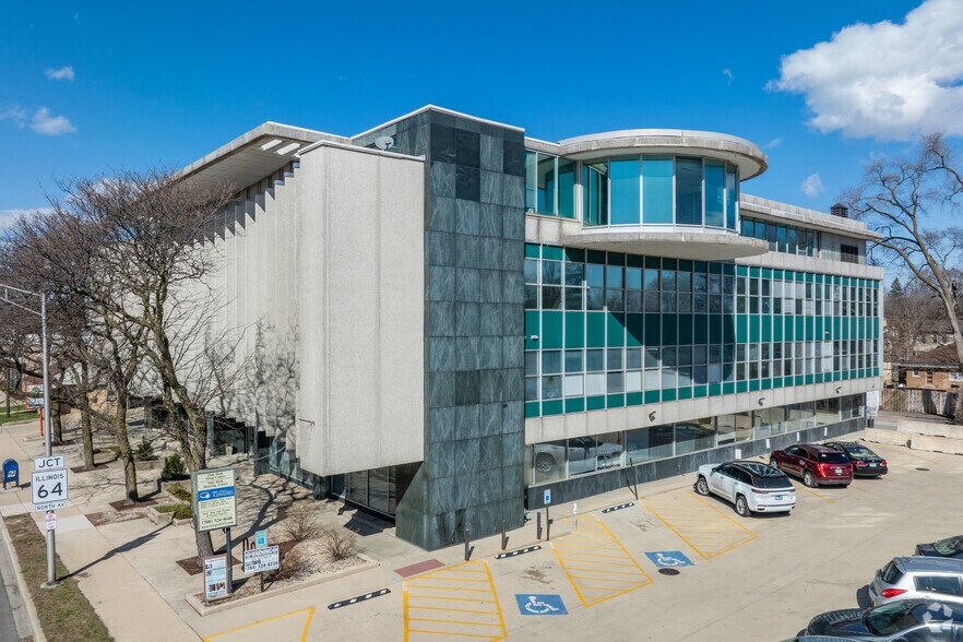 1515 N Harlem Ave, Oak Park, IL à louer - Photo du bâtiment - Image 1 de 10