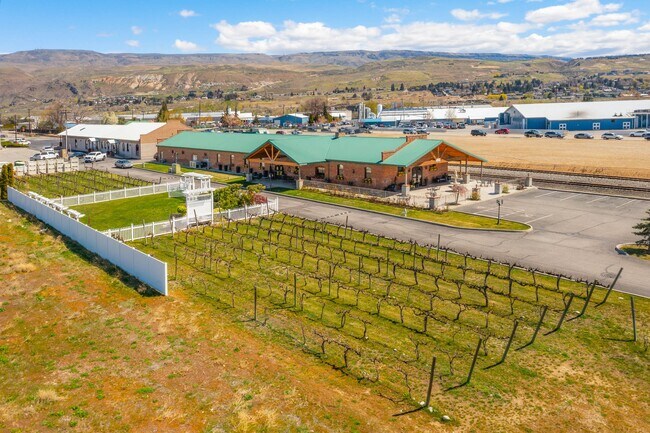 Plus de détails pour 1 Vineyard Way, Wenatchee, WA - Spécialité à vendre