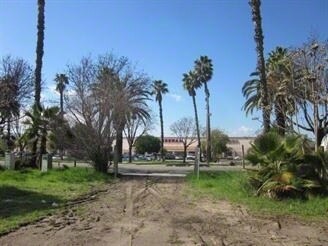 1940 S Garey Ave, Pomona, CA à vendre - Photo du bâtiment - Image 2 de 8