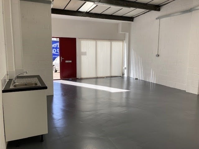 1-19 Bessemer Cres, Aylesbury for lease - Building Photo - Image 2 of 7