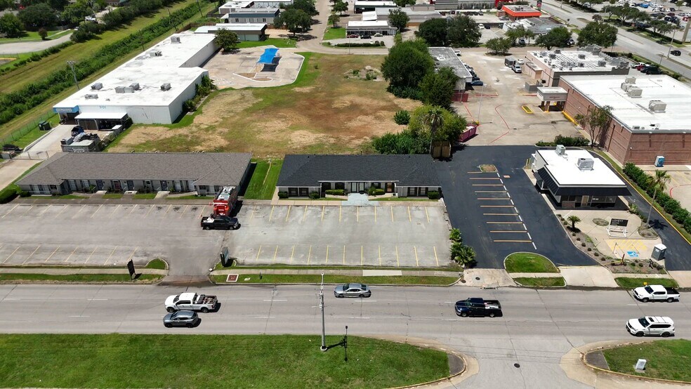 16436 Sea Lark Rd, Houston, TX à vendre - Vidéo sur l’inscription commerciale - Image 2 de 10