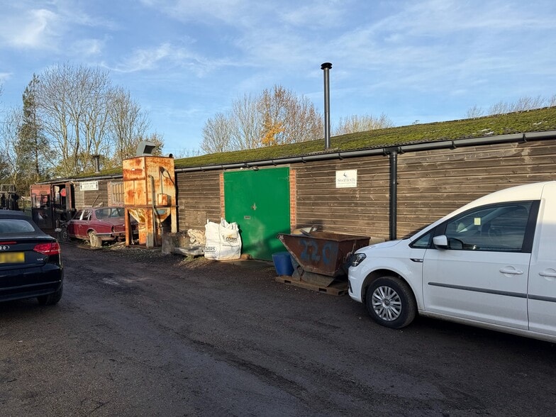 21B Albourne Rd, Hurstpierpoint for lease - Building Photo - Image 1 of 4