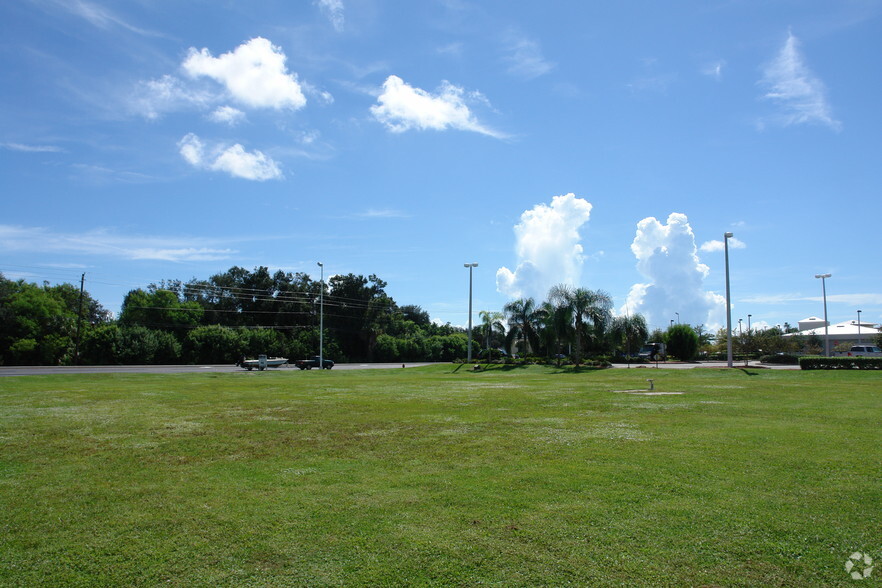 US Highway 1 & Barber St, Sebastian, FL à louer - Photo du bâtiment - Image 2 de 7