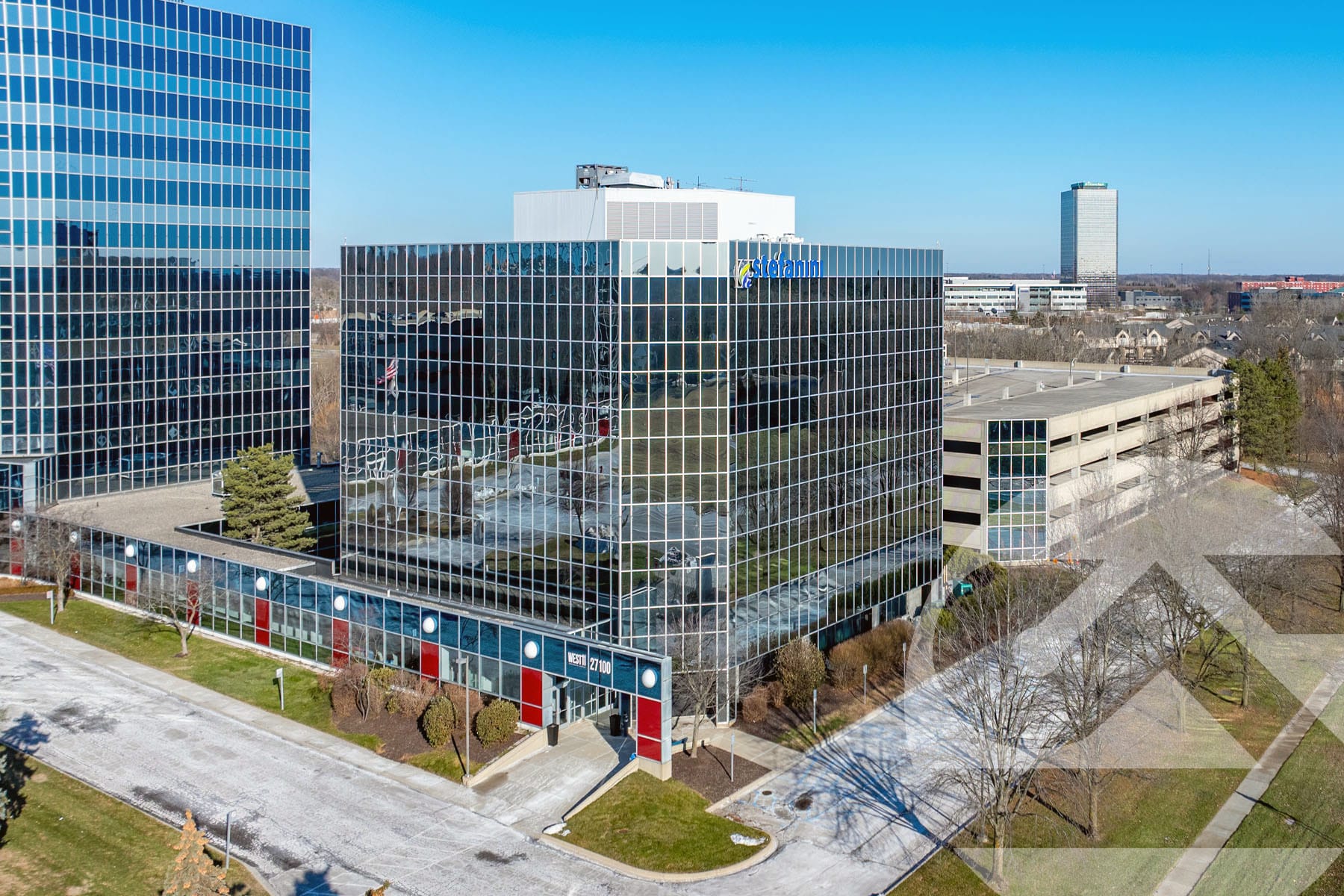 27100 W 11 Mile Rd, Southfield, MI à louer Photo principale- Image 1 de 14