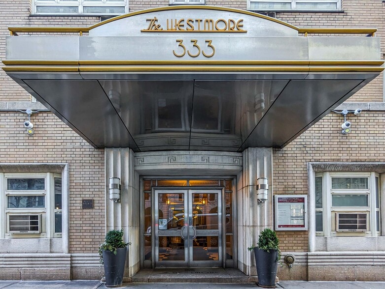 333 W 57th St, New York, NY for lease - Building Photo - Image 2 of 5