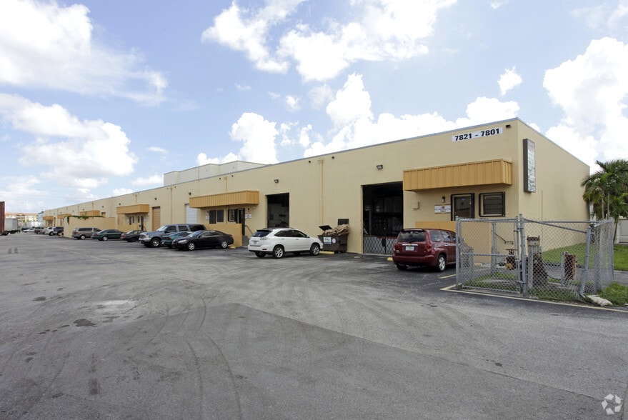 7801-7821 NW 72nd Ave, Medley, FL for lease - Building Photo - Image 3 of 4