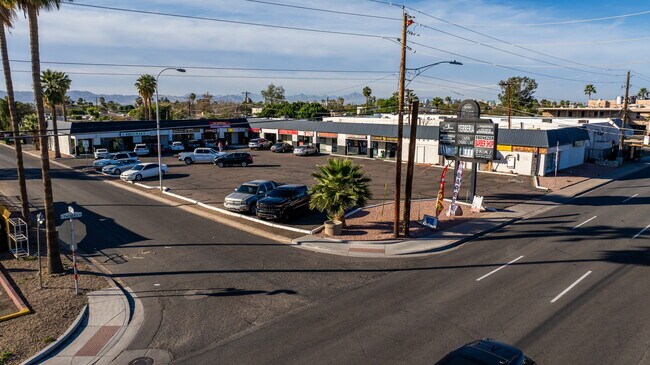 Plus de détails pour 3015 E Thomas Rd, Phoenix, AZ - Commerce de détail à louer