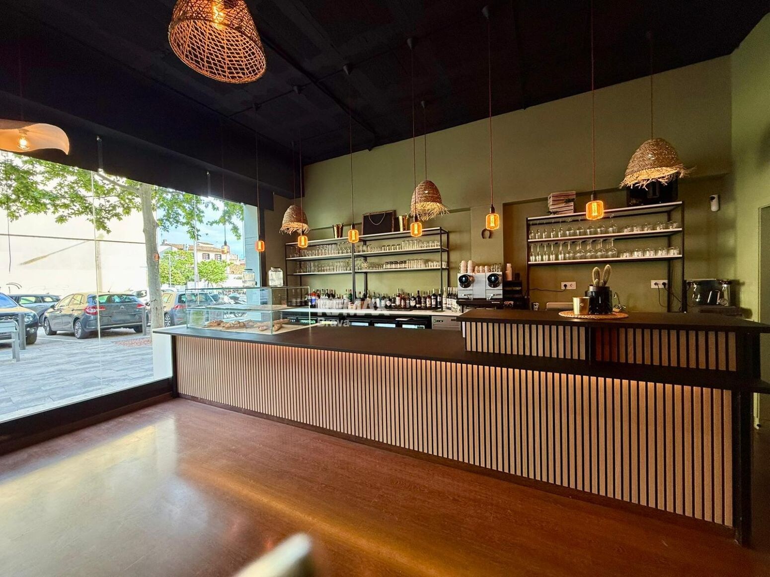 Retail in Roses, Gerona for lease Interior Photo- Image 1 of 10